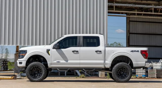 Rough Country 6 Inch Lift Kit (F-150 4WD 2021-2024)
